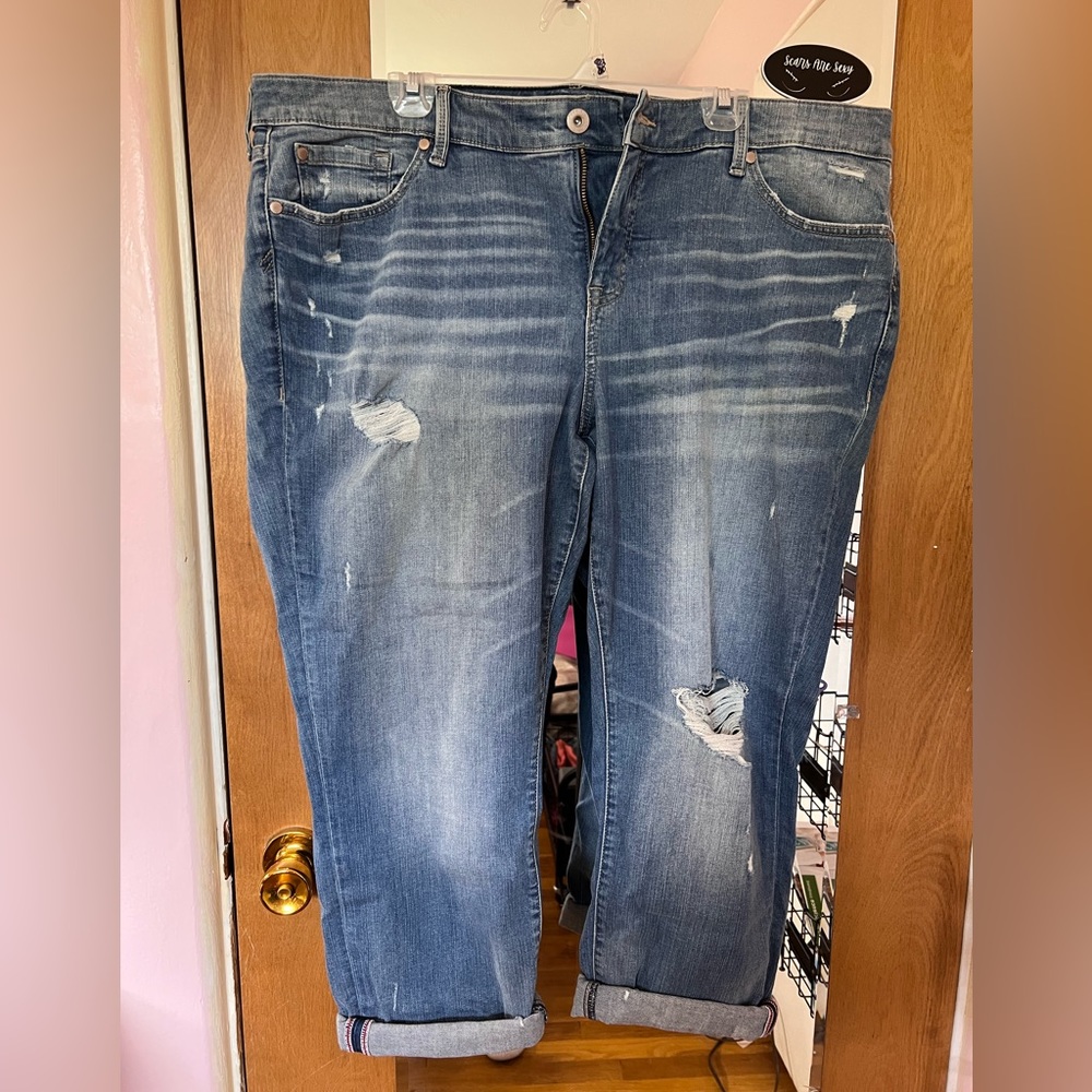 Cropped and distressed jean capris from Torrid size 20